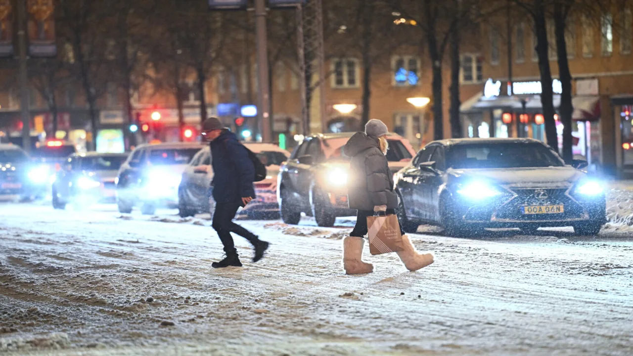 تحذير من انزلاقات.. تقلبات جوية حادة تخفض الحرارة نحو 20 درجة مئوية
